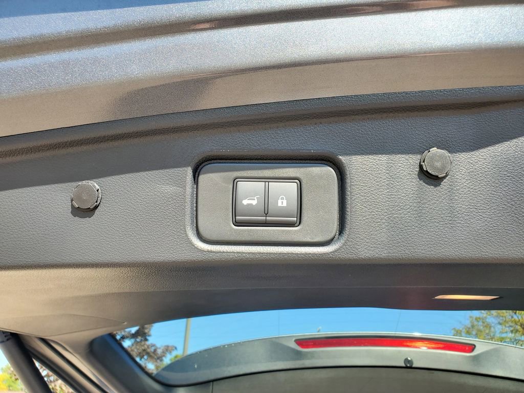 New 2025 Nissan Pathfinder SV image 10