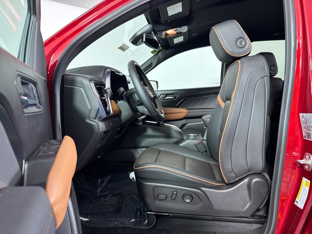 Used 2026 GMC Canyon AT4 w/ AT4 Premium Package AWD/4WD image 4