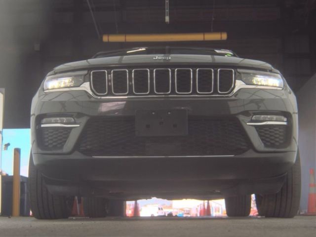 Used 2023 Jeep Grand Cherokee 4WD 4xe image 4