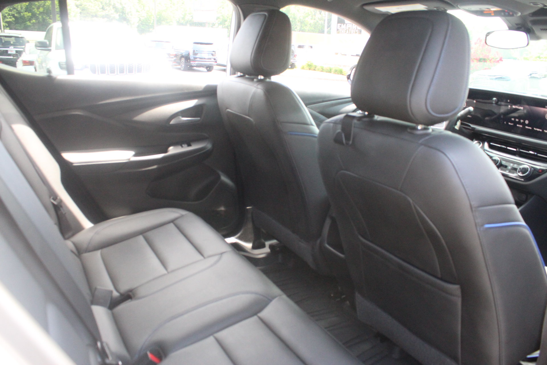 Used 2024 Buick Envista Sport Touring w/ Convenience I Package FWD image 29