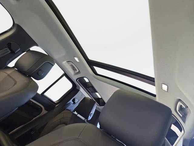 New 2026 Land Rover Defender 110 X-Dynamic SE image 20