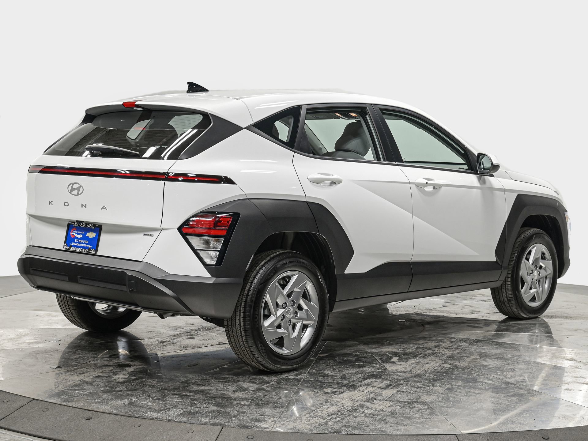 Used 2025 Hyundai Kona SE image 7