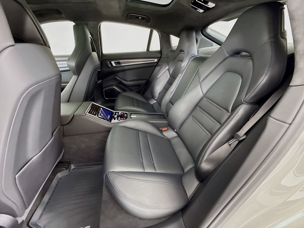 Certified 2023 Porsche Panamera GTS image 25