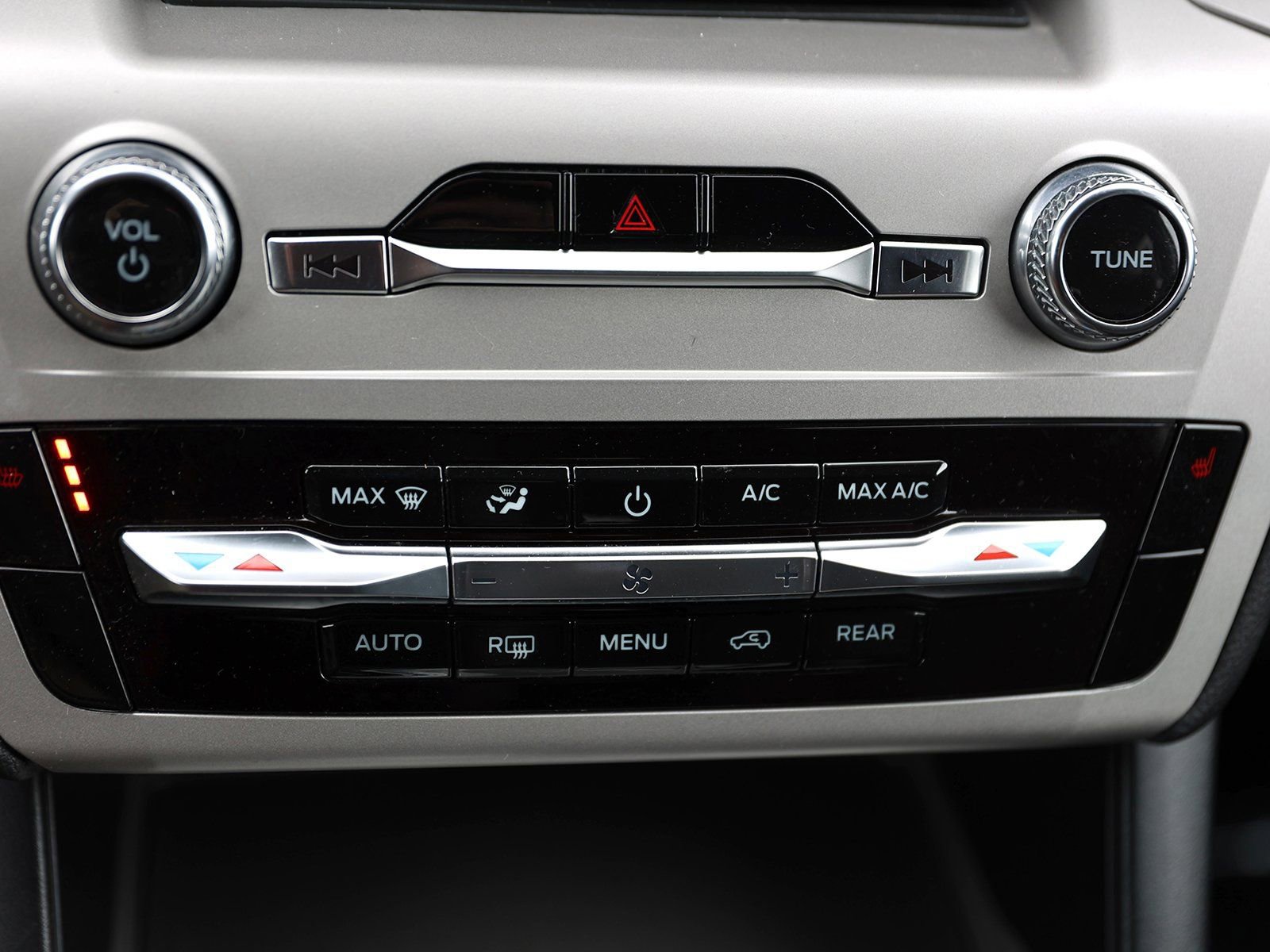 Certified 2023 Ford Explorer XLT image 29