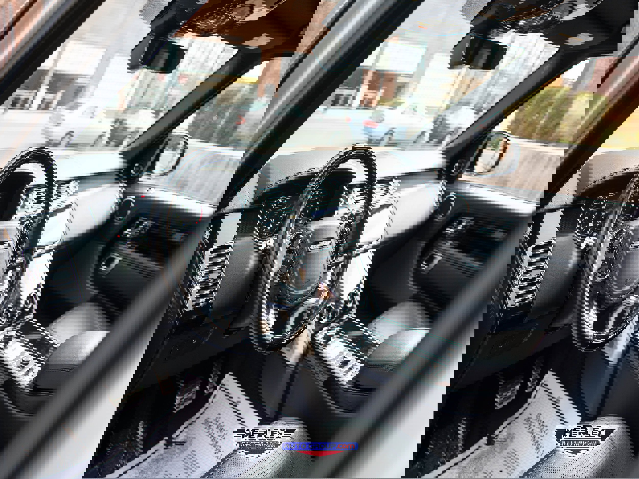 Used 2018 Land Rover Range Rover Long Wheelbase Supercharged image 13