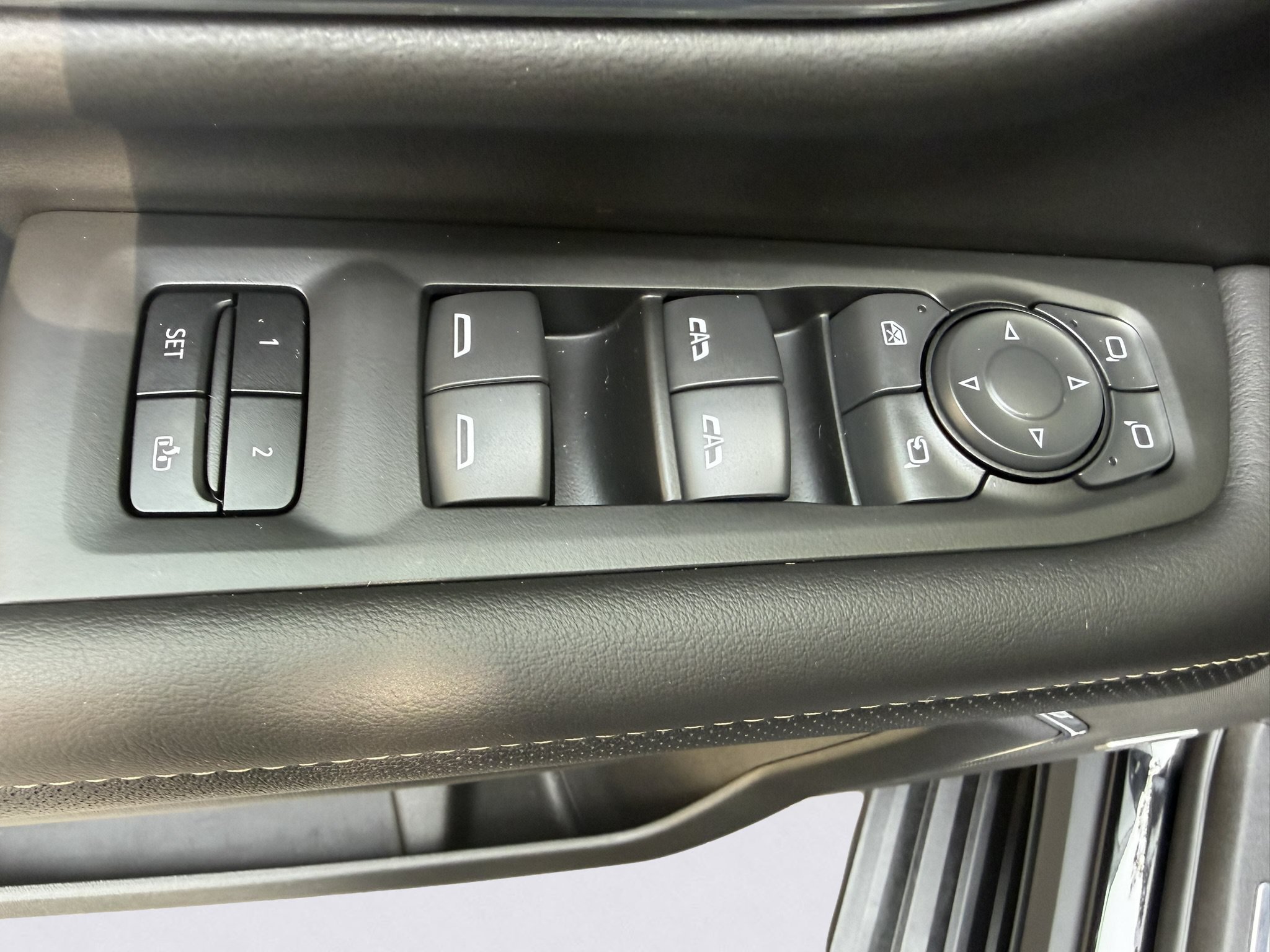 Used 2022 GMC Yukon SLT w/ SLT Luxury Package AWD/4WD image 20