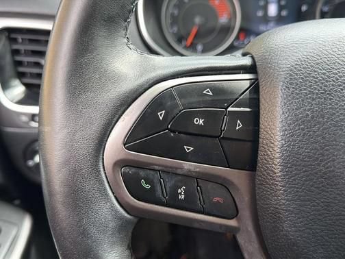 Used 2019 Jeep Cherokee Limited AWD/4WD image 20