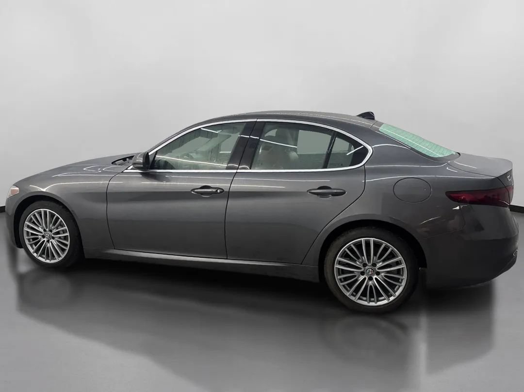 Used 2020 Alfa Romeo Giulia Ti w/ Quick Order Package 22X Lusso AWD/4WD image 5