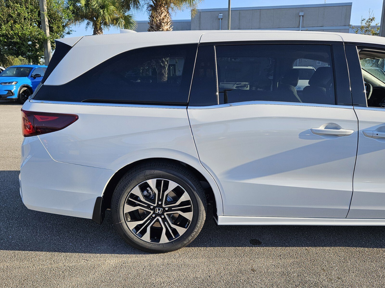 New 2026 Honda Odyssey Elite image 4