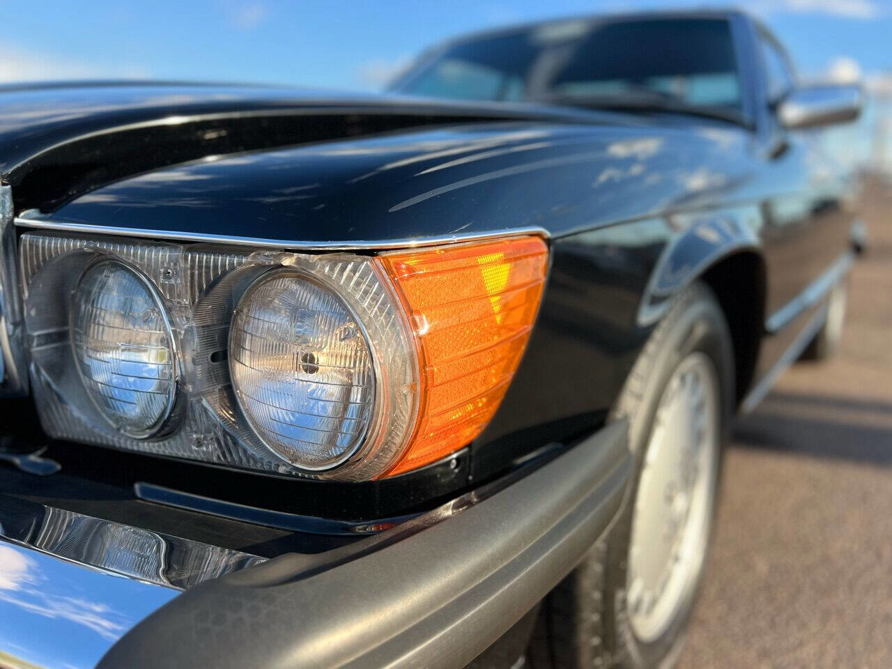 Used 1987 Mercedes-Benz 560 SL image 25