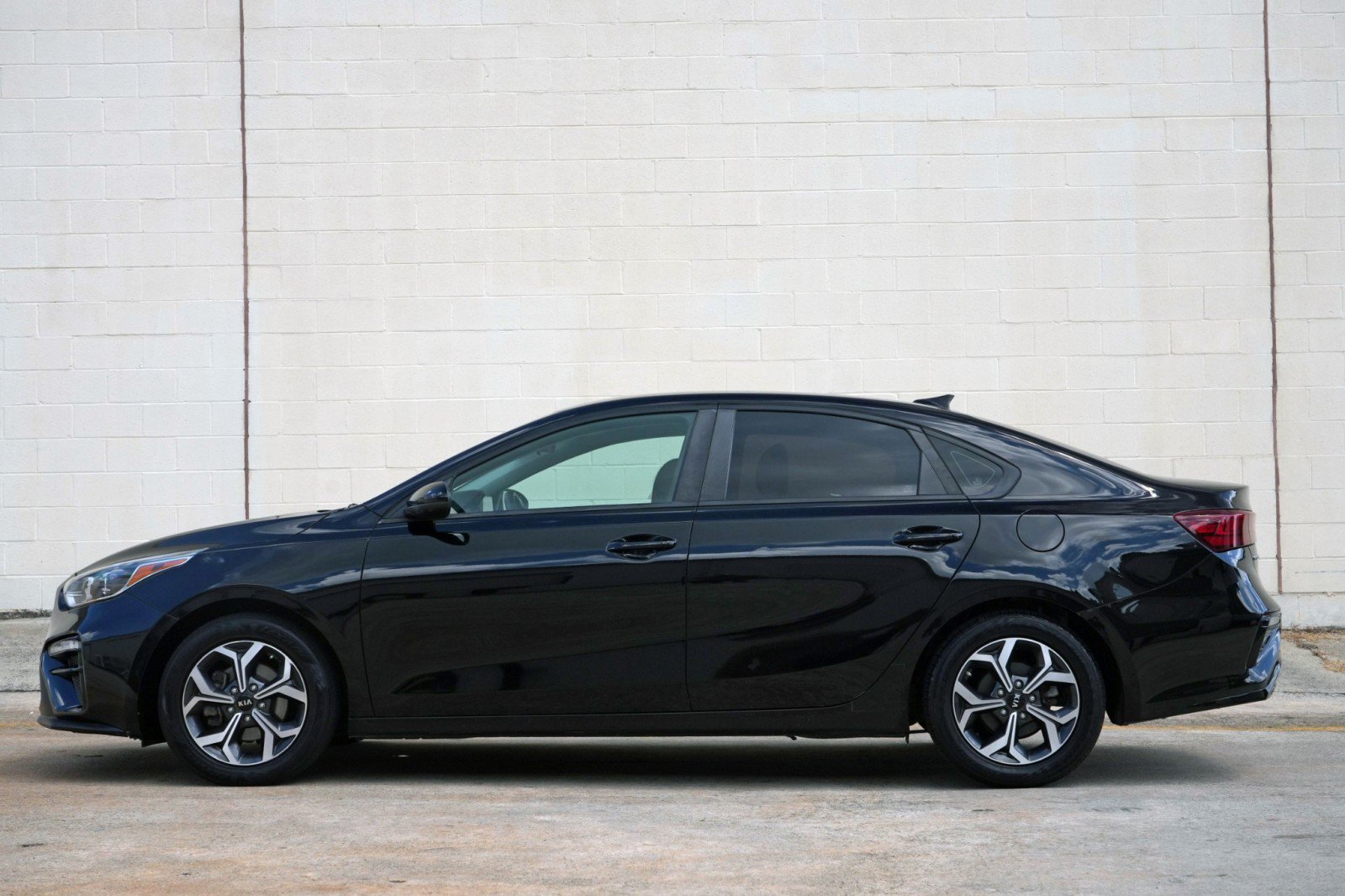 Used 2019 Kia Forte LXS FWD image 8