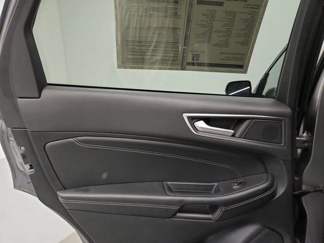 Used 2023 Ford Edge Titanium AWD/4WD image 31