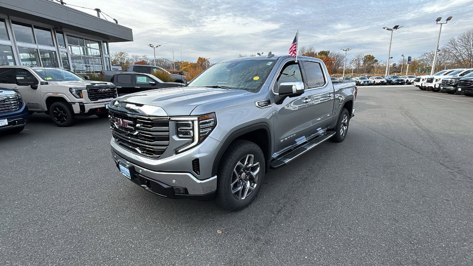 New 2026 GMC Sierra 1500 SLT w/ SLT Premium Plus Package image 3