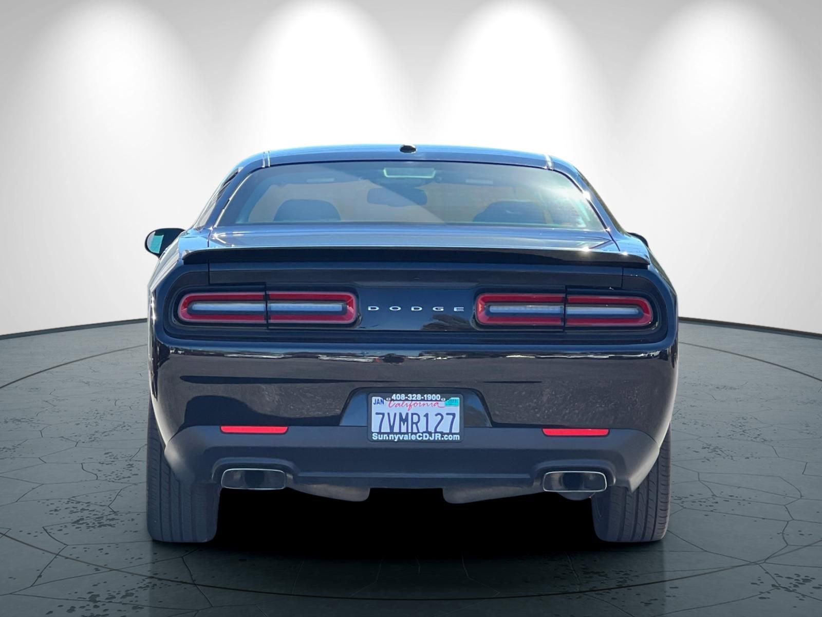 Used 2017 Dodge Challenger R/T image 5