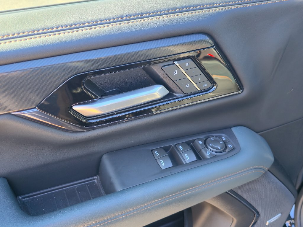 Certified 2025 GMC Yukon AT4 AWD/4WD image 23