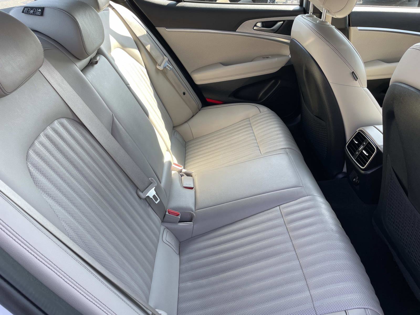 Used 2023 Genesis G70 3.3T w/ Sport Advanced Package image 23