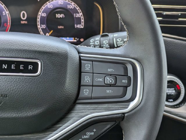 Used 2024 Jeep Wagoneer L Series II w/ Flexible Seating Group AWD/4WD image 33