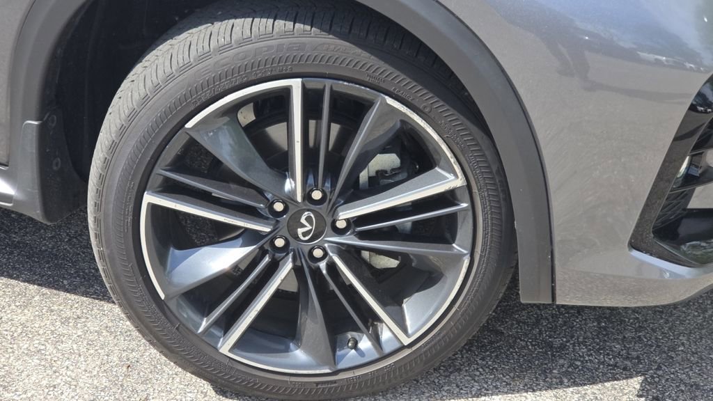Certified 2025 INFINITI QX55 Luxe AWD/4WD image 22