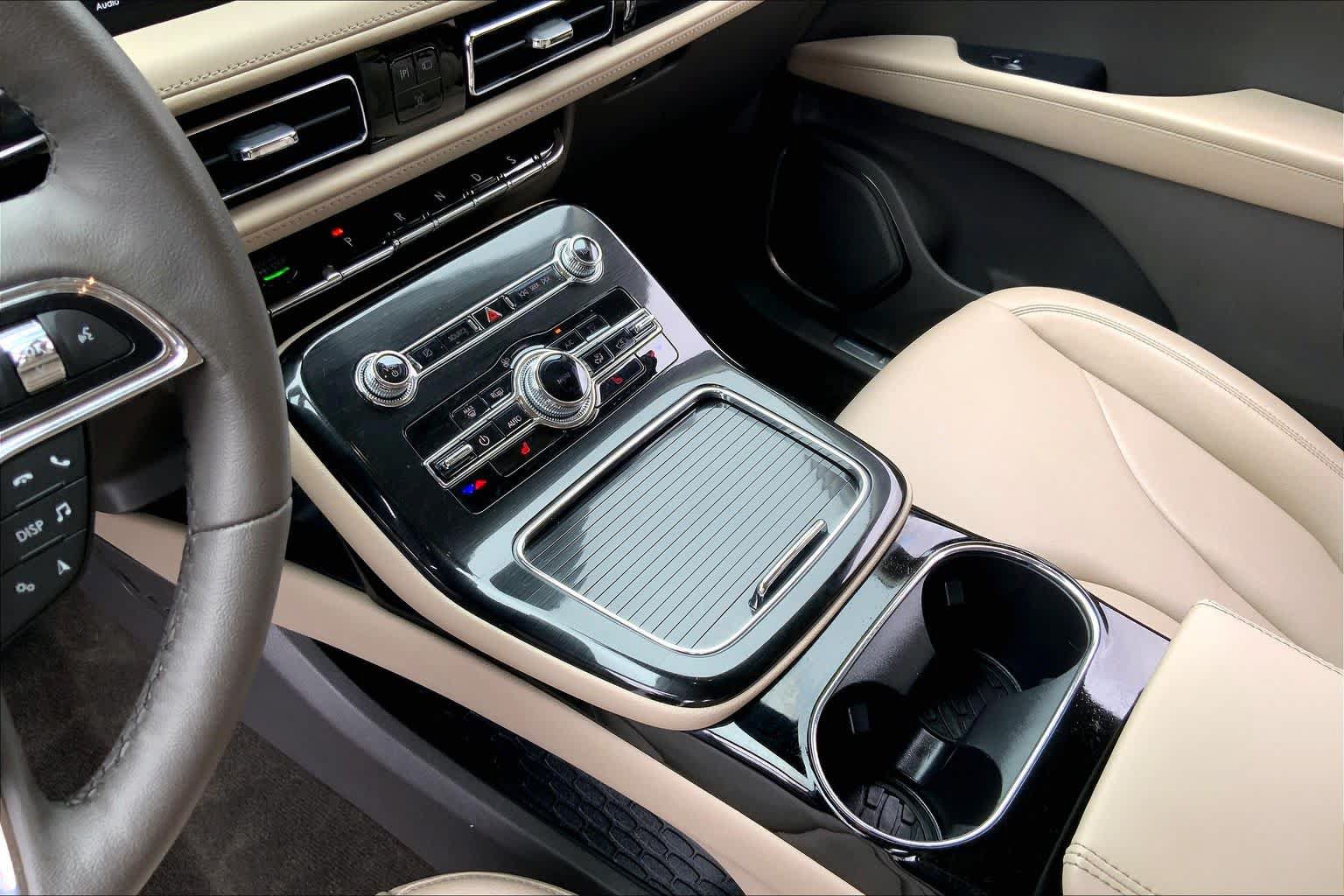 Used 2023 Lincoln Nautilus FWD w/ Premium Package image 15