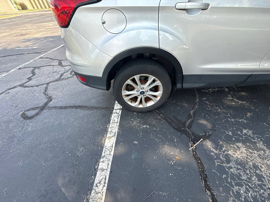 Used 2019 Ford Escape SE FWD image 11