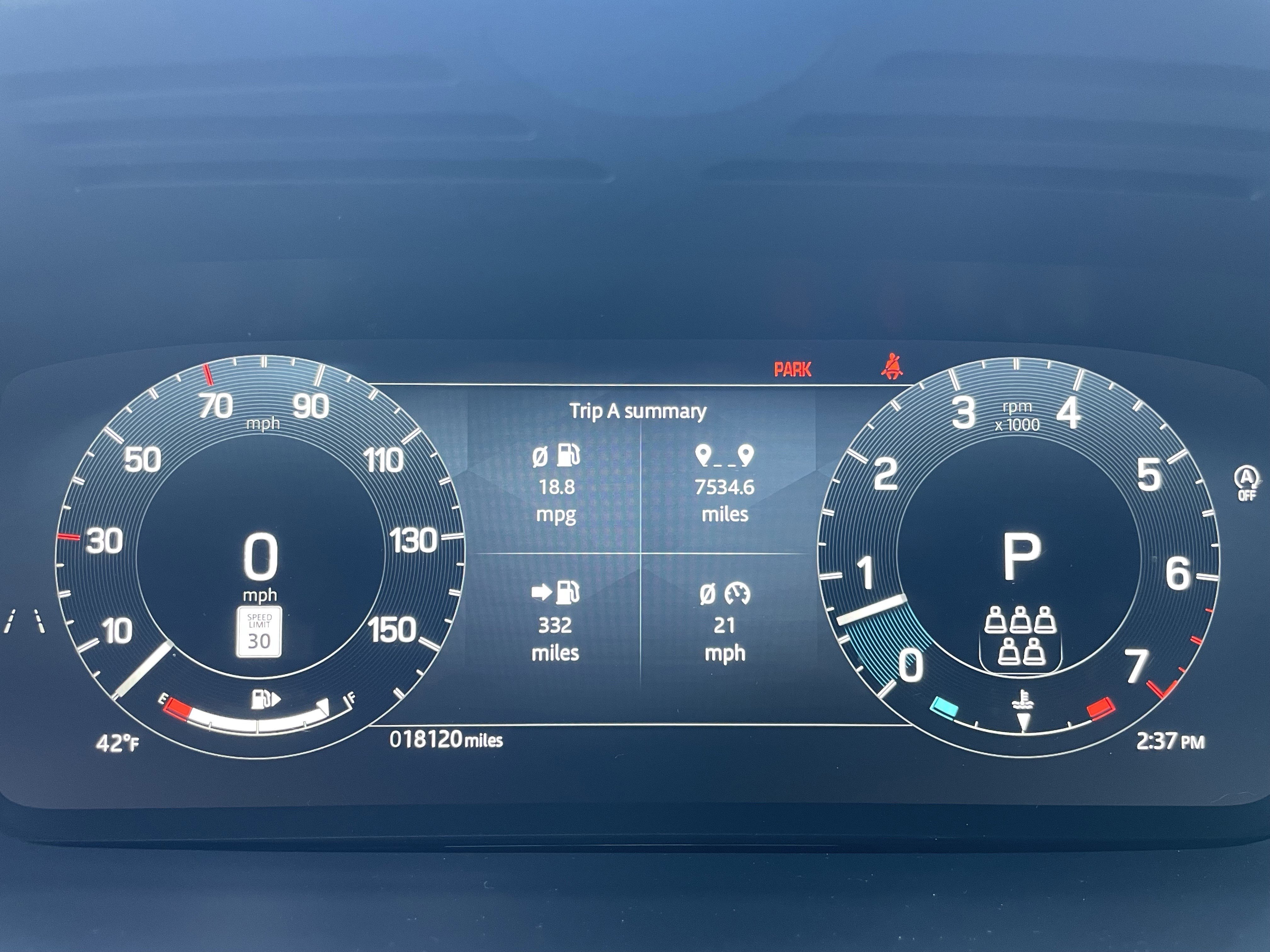 Used 2024 Land Rover Discovery Dynamic SE image 24