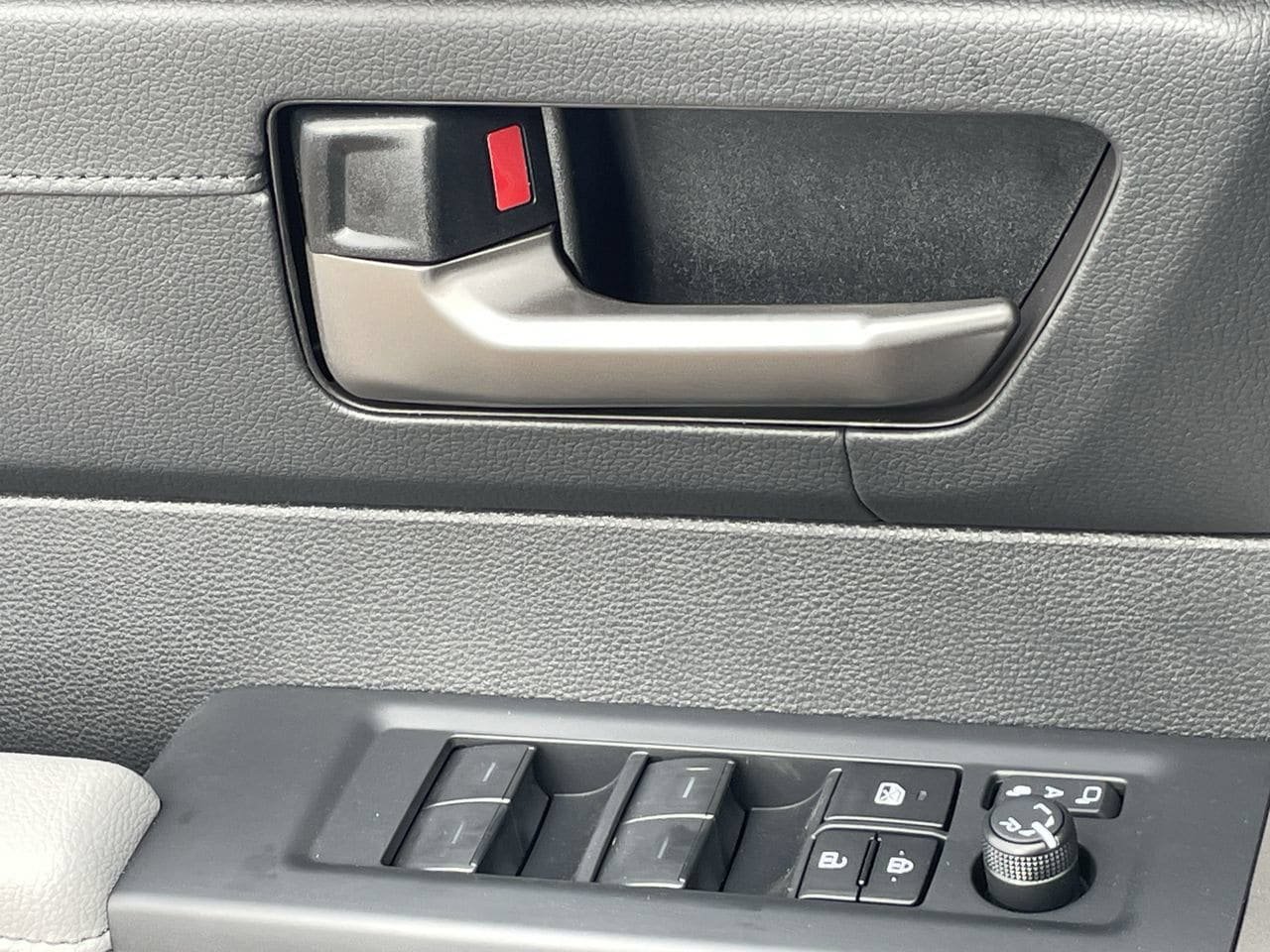 New 2026 Toyota Tundra Limited AWD/4WD image 16