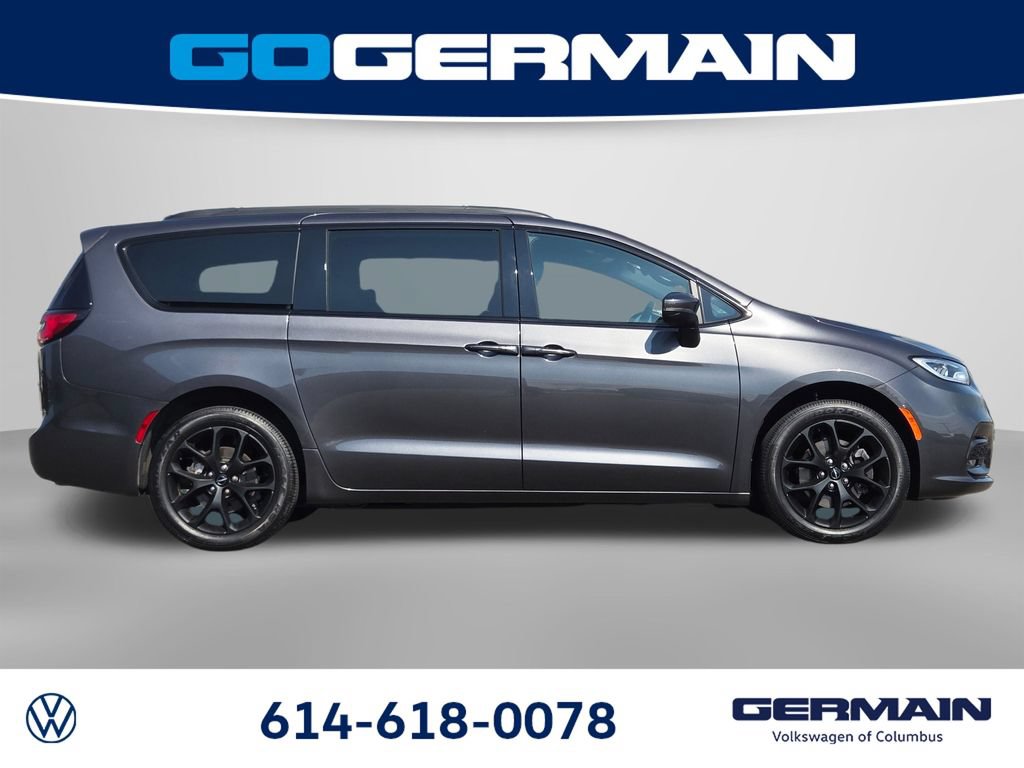 Used 2023 Chrysler Pacifica Touring-L w/ S Appearance Package AWD/4WD image 7