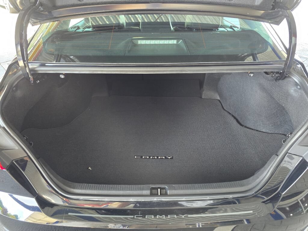 Used 2025 Toyota Camry XLE FWD image 14
