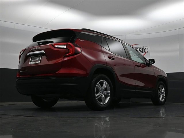 Used 2023 GMC Terrain SLE w/ Driver Convenience Package image 30