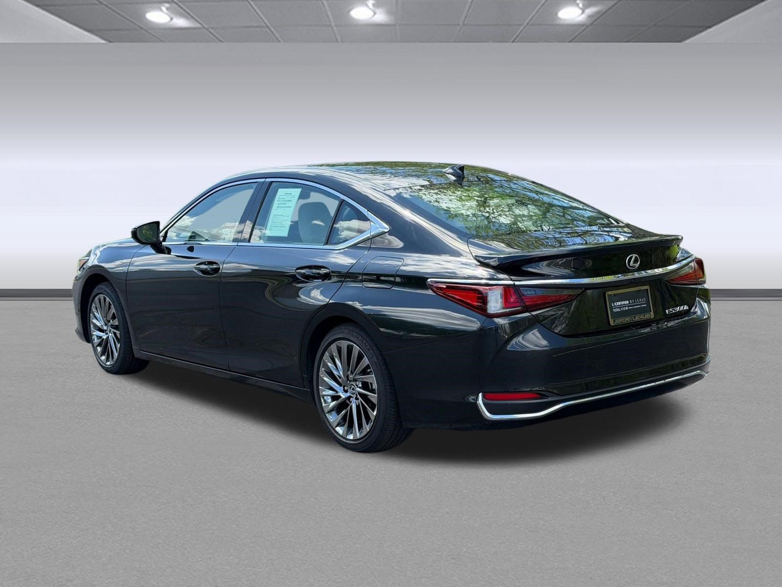 Certified 2025 Lexus ES 300h Ultra Luxury w/ Accessory Package (Z1) FWD image 3
