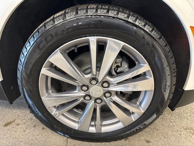 Certified 2022 Cadillac XT5 Premium Luxury AWD/4WD image 9