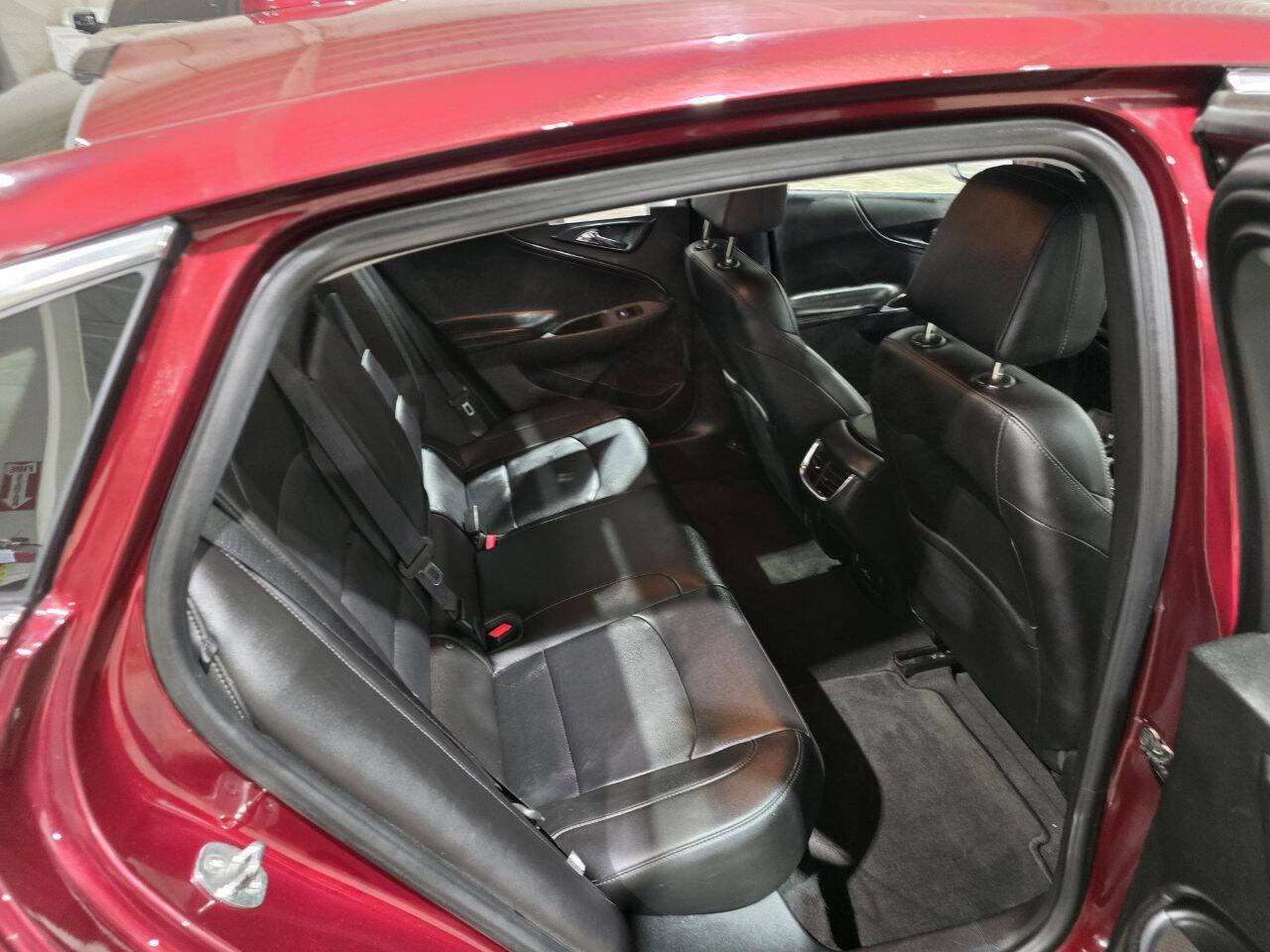 Used 2016 Chevrolet Malibu LT w/ Leather Package image 29