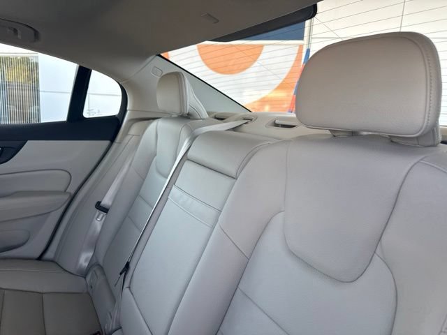 Used 2020 Volvo S60 T6 Momentum AWD/4WD image 29