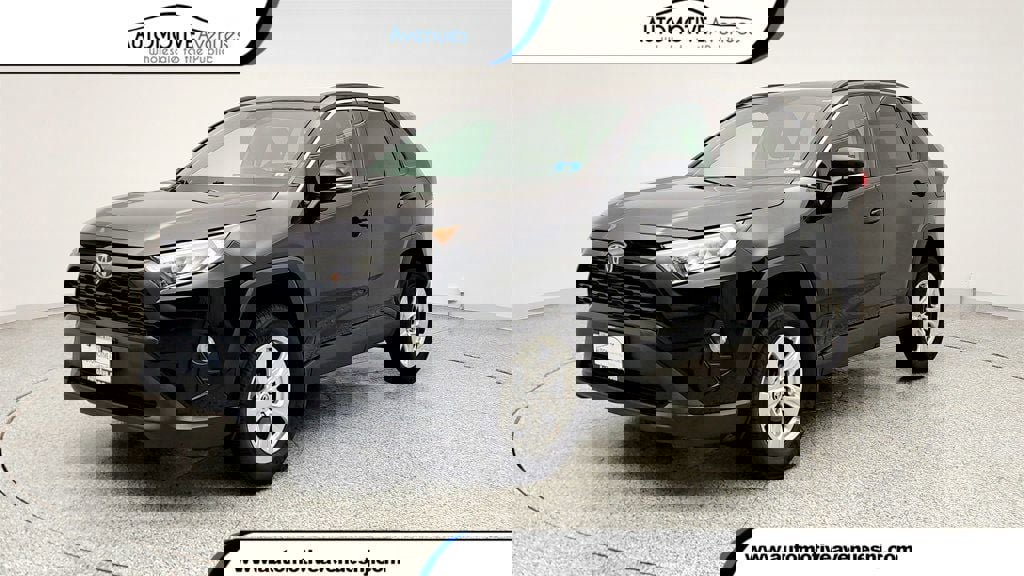 Used 2019 Toyota RAV4 XLE image 1