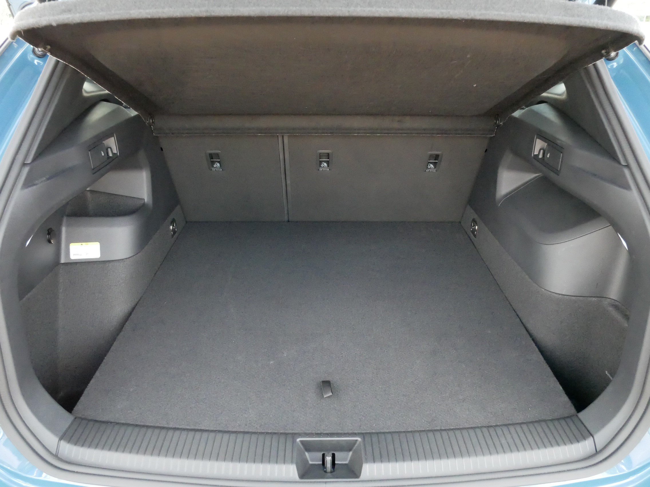 Certified 2025 Volkswagen Tiguan SEL R-Line AWD/4WD image 18