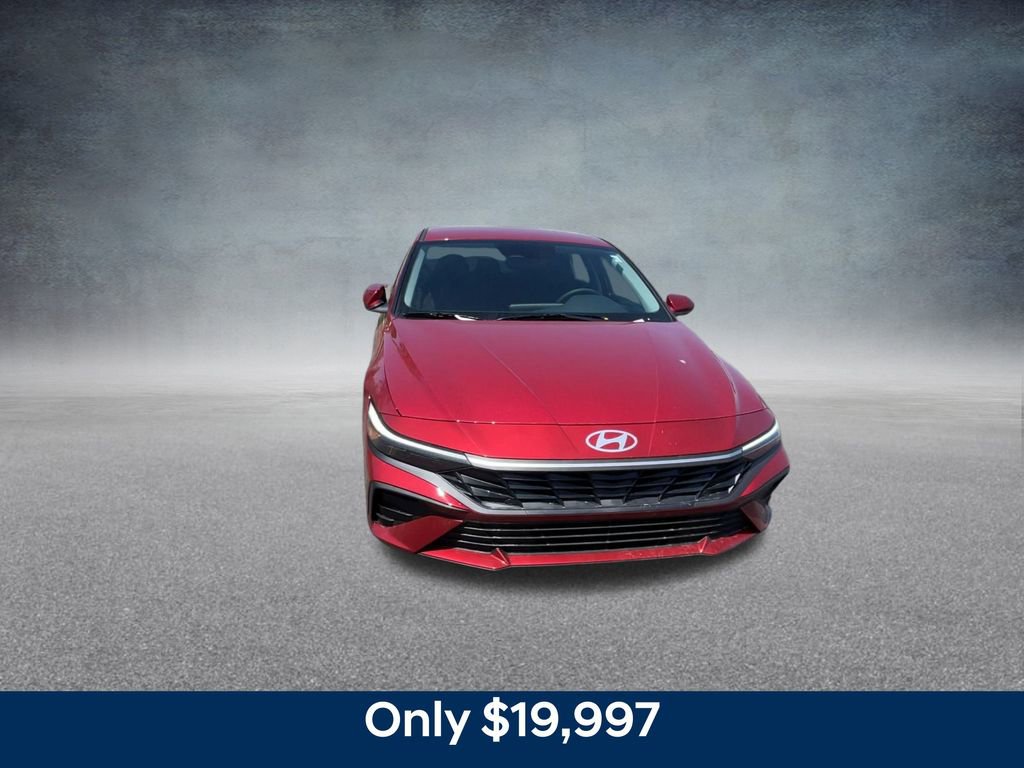Certified 2025 Hyundai Elantra SE image 4