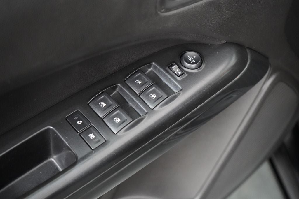 Used 2015 GMC Canyon SLE w/ All-Terrain Package AWD/4WD image 30