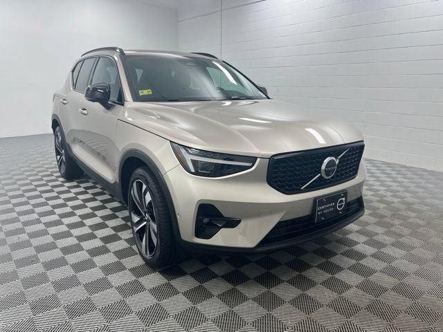 Used 2023 Volvo XC40 B5 Ultimate w/ Climate Package