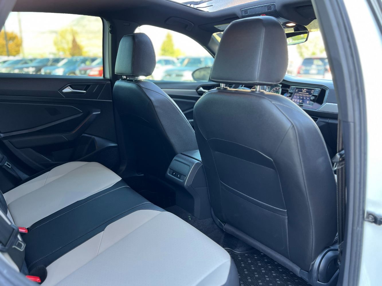 Used 2021 Volkswagen Jetta R-Line w/ R-Line Cold Weather Package image 28