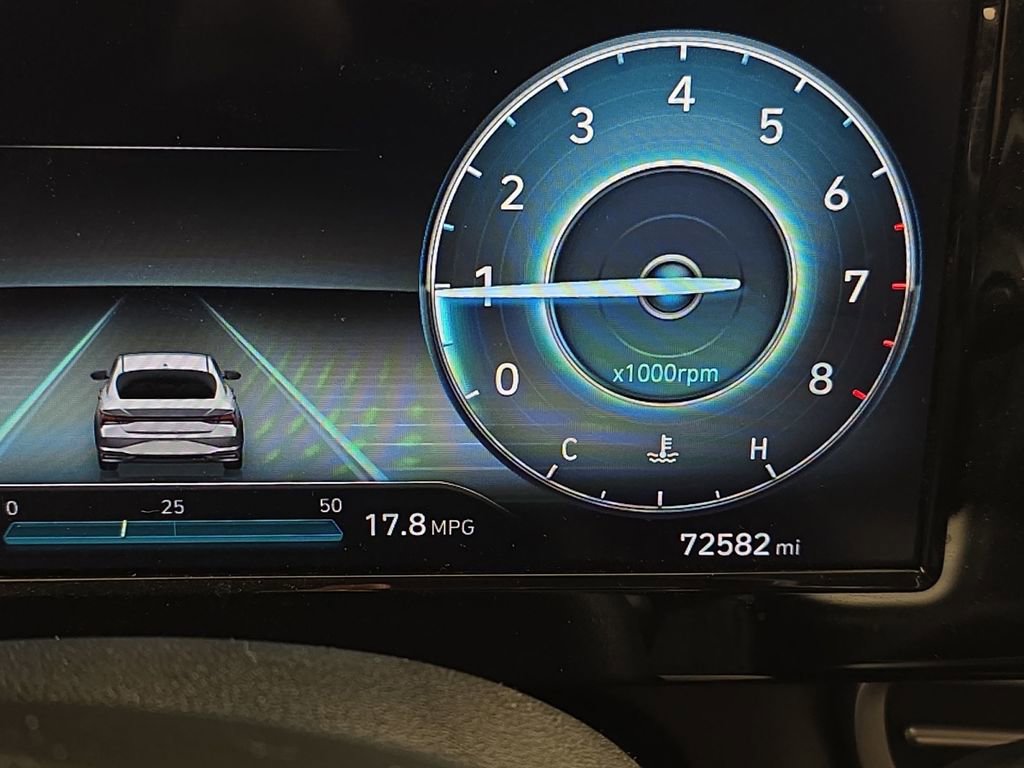 Used 2021 Hyundai Elantra SEL w/ Convenience + Premium Package image 12