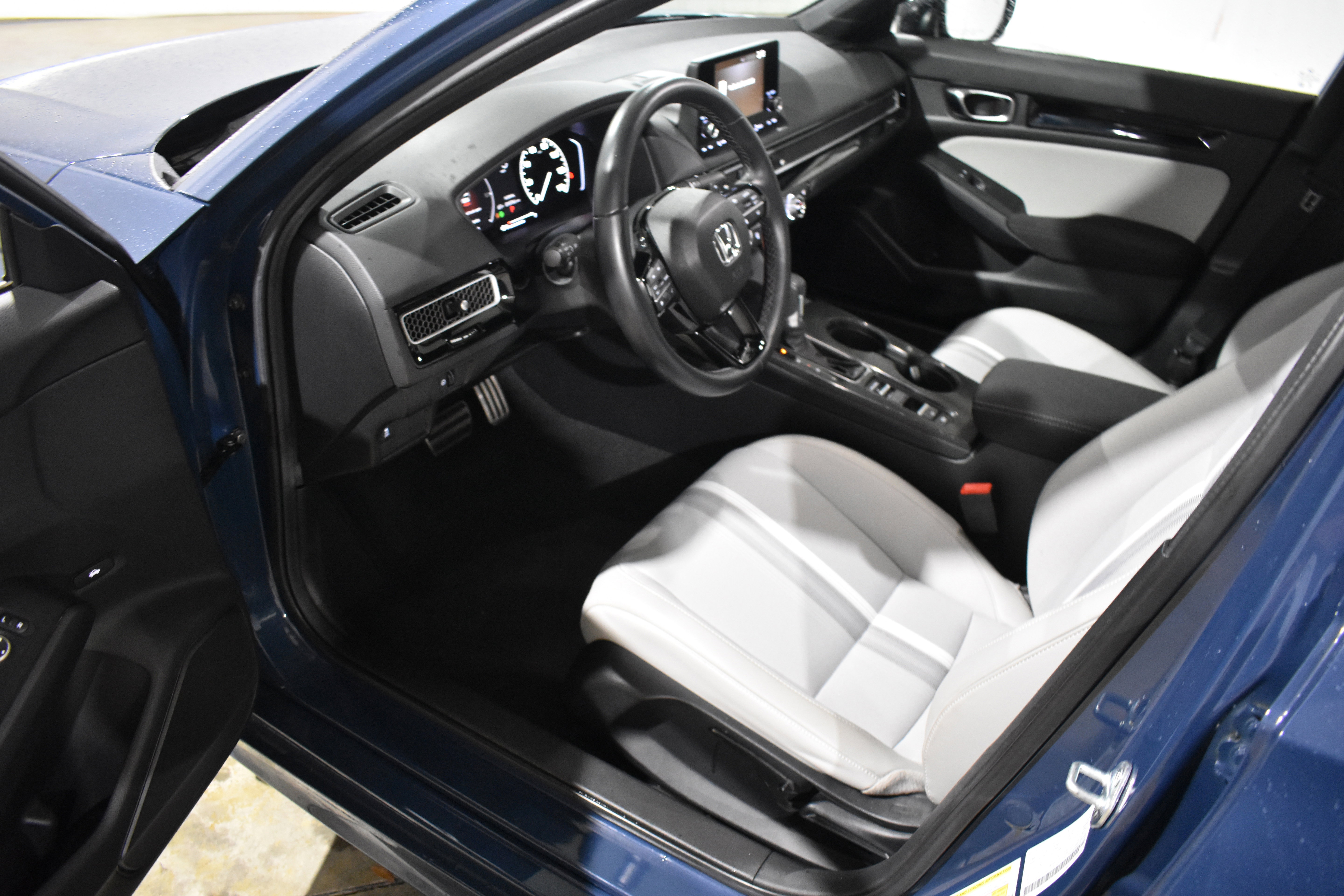 Used 2025 Honda Civic Sport image 23