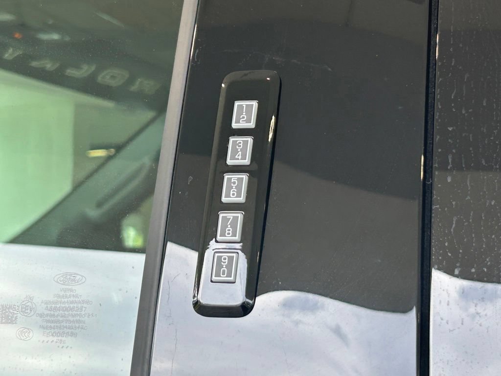 New 2026 Ford F250 Lariat w/ Black Appearance Package AWD/4WD image 16