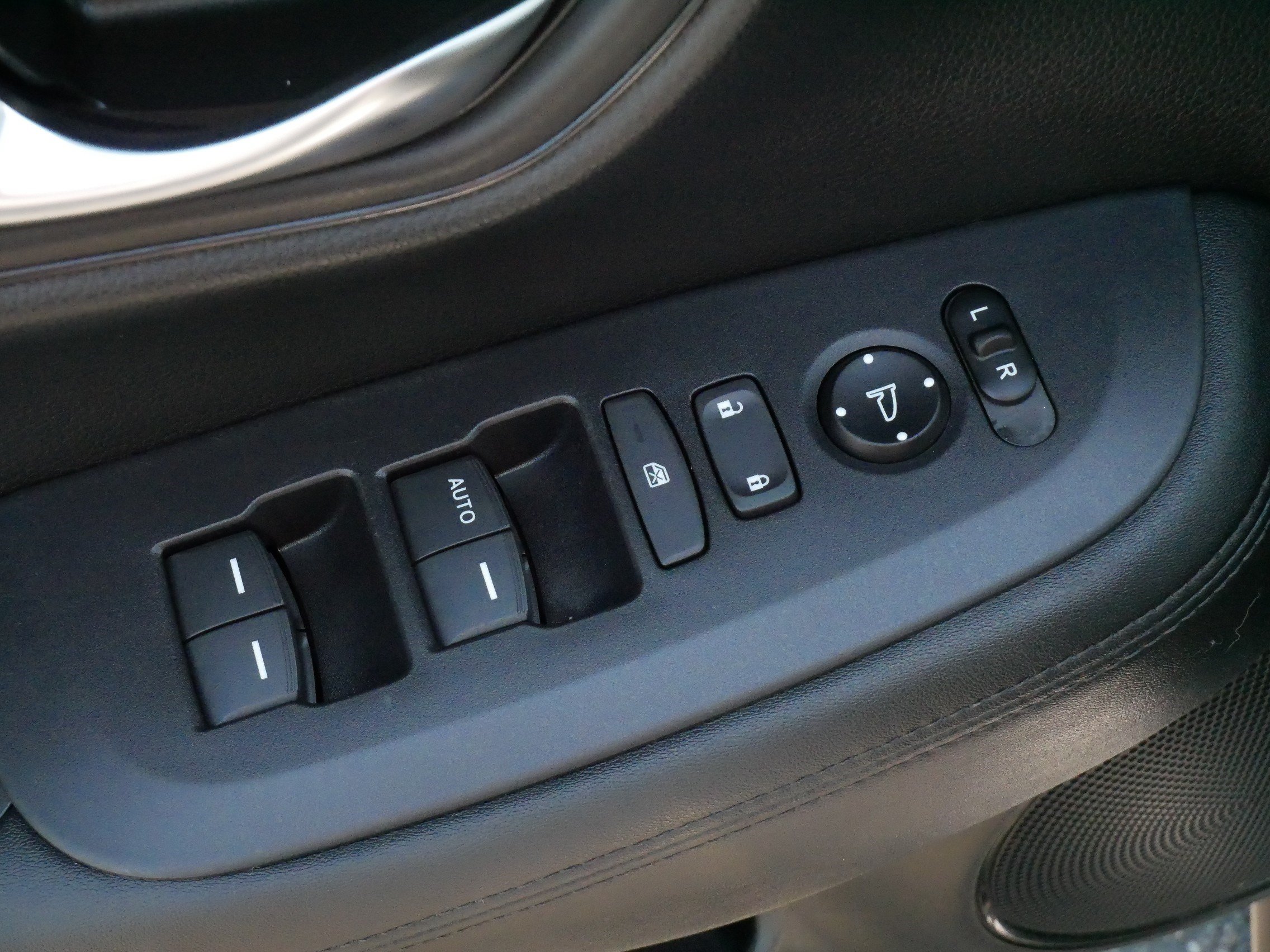 Used 2024 Honda HR-V LX image 19