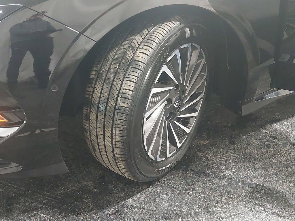 Used 2025 Hyundai Sonata Limited image 35