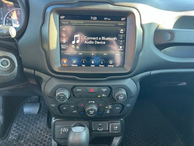 Used 2023 Jeep Renegade Latitude AWD/4WD image 16