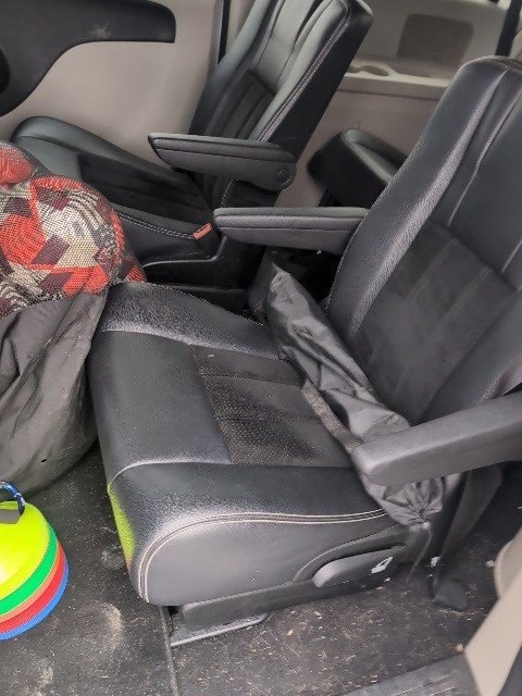 Used 2017 Dodge Grand Caravan SXT image 11