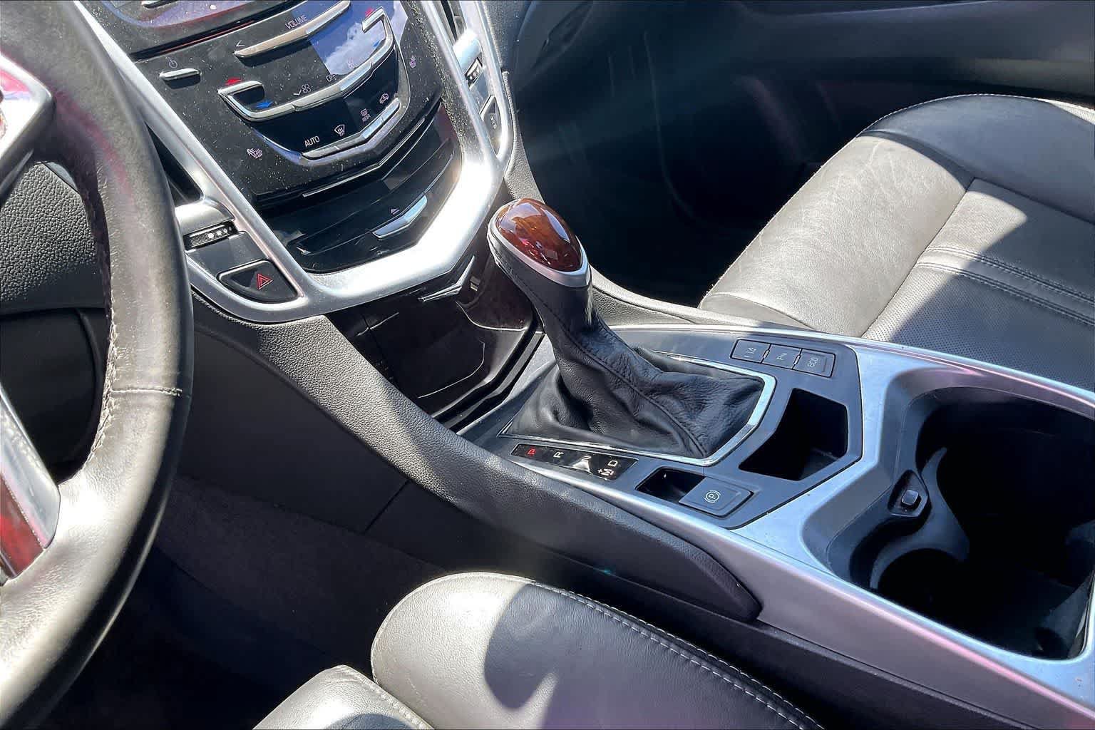 Used 2016 Cadillac SRX Luxury w/ Driver Awareness Package AWD/4WD image 16