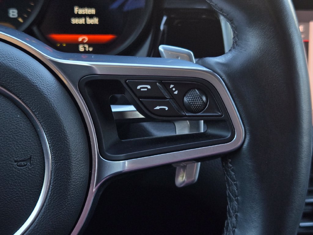Used 2020 Porsche Macan AWD/4WD image 26