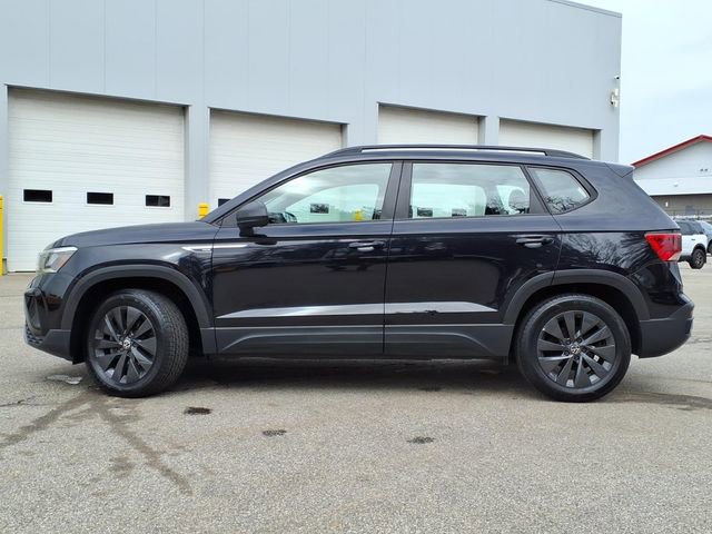 Used 2022 Volkswagen Taos S image 2