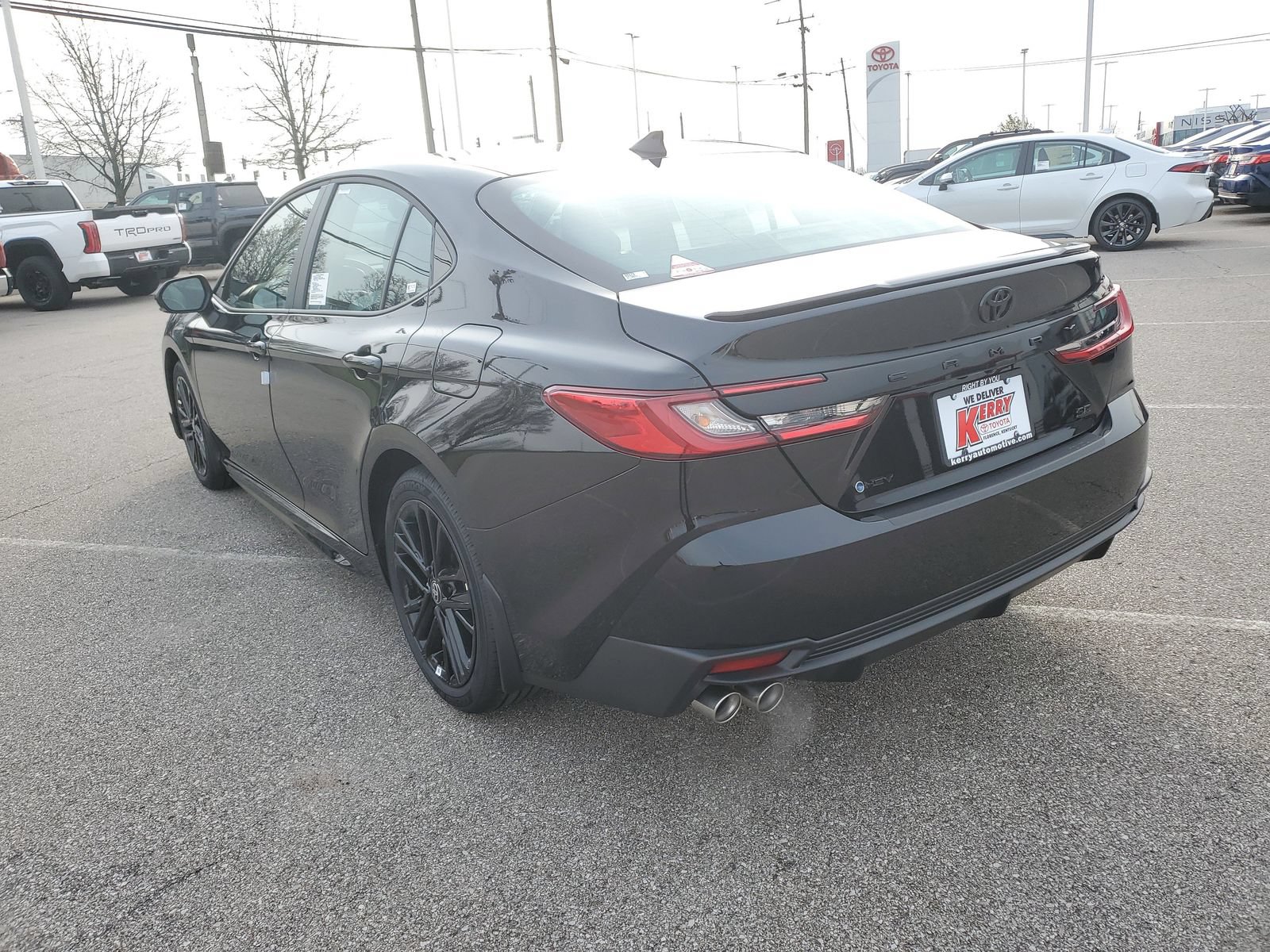 New 2026 Toyota Camry SE FWD image 3